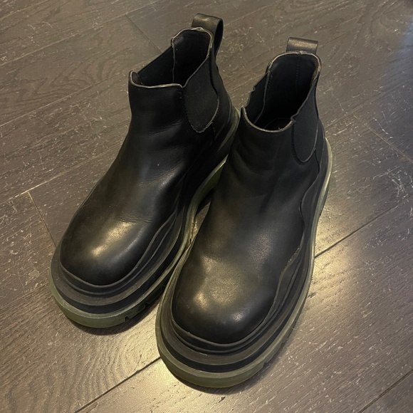 Bottega Veneta Tire Ankle Leather Rubber Chunky Black Chelsea Boots Biker 37 - Picture 1 of 12